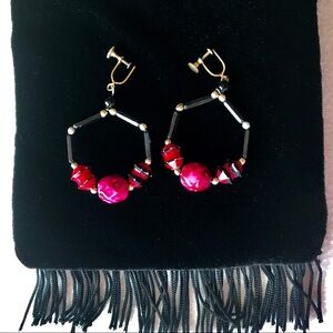 Vintage Pink and Black Bead Screw on Earrings